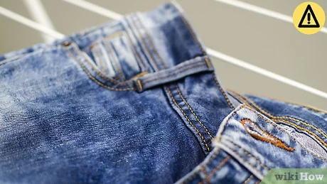 Hoe kunt u inktvlekken uit een spijkerbroek verwijderen?