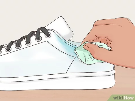 Oorzaken van vlekken op schoenen van spijkerbroek