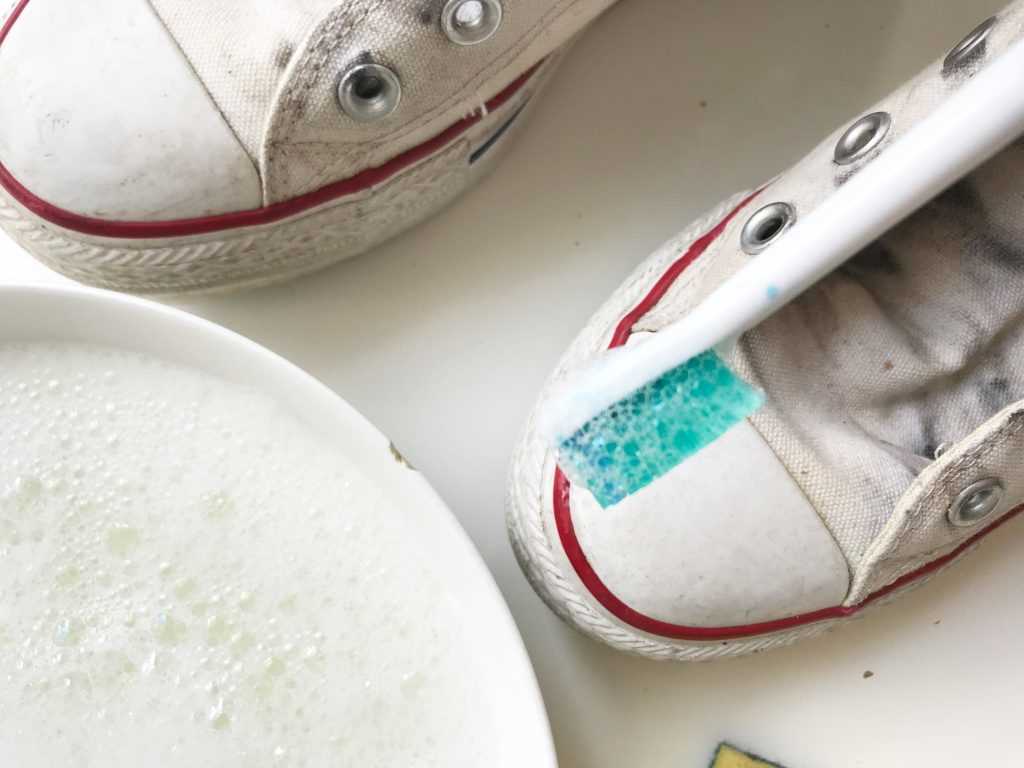 Schoonmaken van Converse All Stars